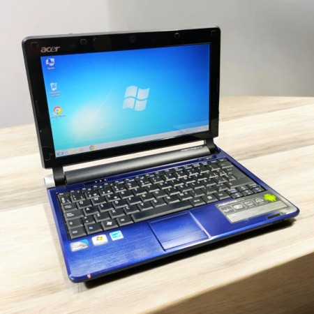 Acer Aspire One Pro KAVA0 10  1GB / 250GB HDD / W7